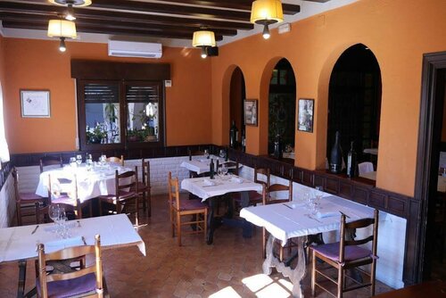 Hotel Restaurant El Bosc, Rezerwuj Hotel Banyeres del Penedès 