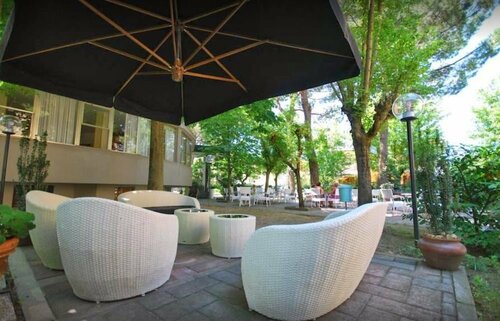 Hotel Plutone, Забронировать Отель Отели Червия с бассейном, рядом с Вокзал Сервии, Бассейн