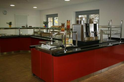 DJH Jugendherberge Mannheim International, Book Hotel Mannheim Airport 