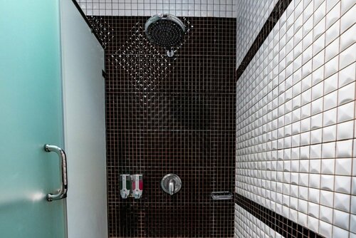 Pod House, Book Hotel Hoteller i Sulawesi med parkering, Parkering