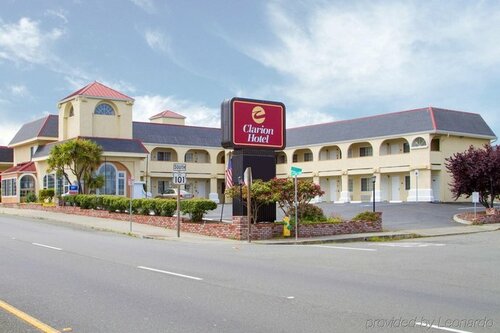 Clarion Hotel By Humboldt Bay, Забронировать Отель Отели Юрика с завтраком, рядом с Художественный музей Morris Graves, Завтраки