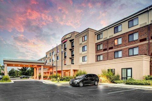 Courtyard by Marriott Richmond North, Book Hotel Hoteller i Virginia med parkering, Parkering