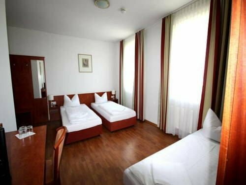 Hotel Pension am Ledermuseum, Забронировать Отель Оффенбах земля Гессен, рядом с Дворец Buesing