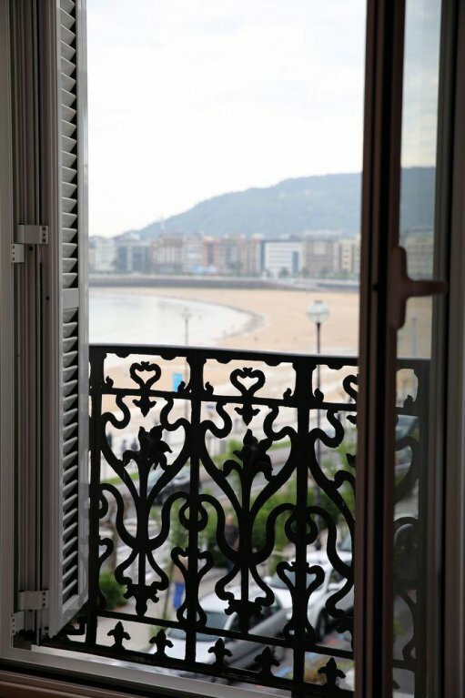 Stunning Views of Sea in Luxury Studio