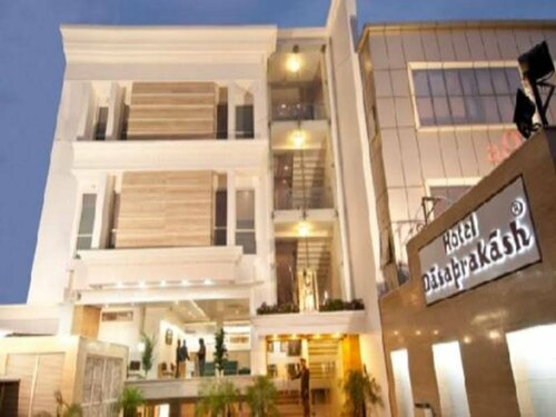 Hotel Dasaprakash, Забронировать Отель Отели Таджгандж с парковкой, Парковка