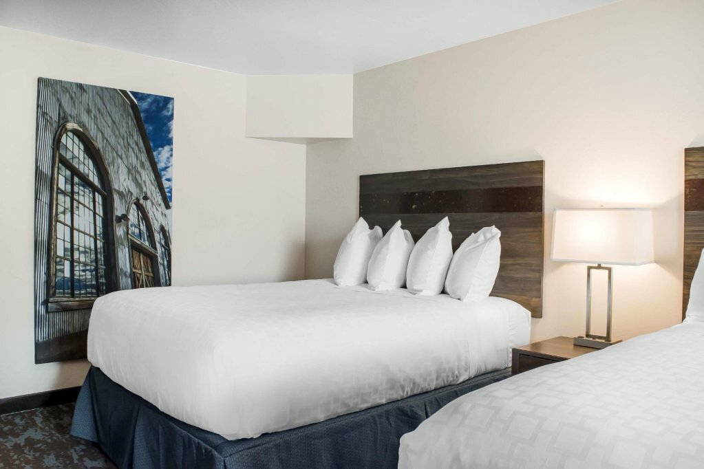 Copper King Hotel & Convention Center