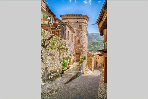 Stone House Lake View, Book Hotel Hotels in Castel di Tora with Parking, Parking