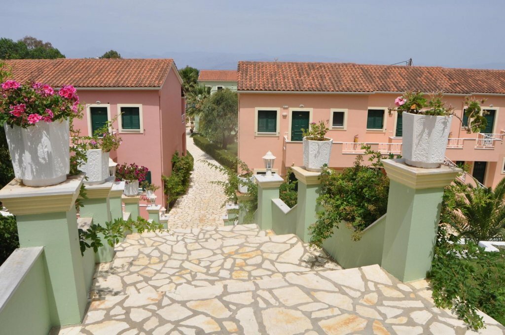 Robolla Beach Aparthotel