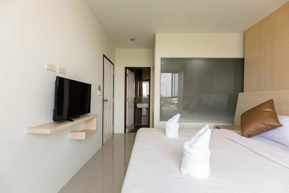Jj Airport Condotel