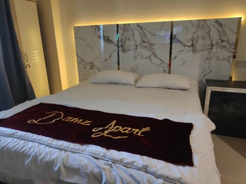 Green Pramuka City by SR Property, Book Hotel Hoteller i Jakarta med parkering, Parkering