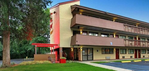 Red Roof Inn PLUS+ Atlanta - Buckhead, Prenota Hotel Hotel a Georgia con parcheggio, Parcheggio