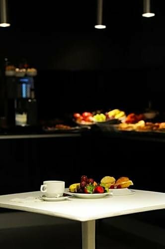 Air Rooms Madrid, จอง โรงแรม Barajas มาดริด