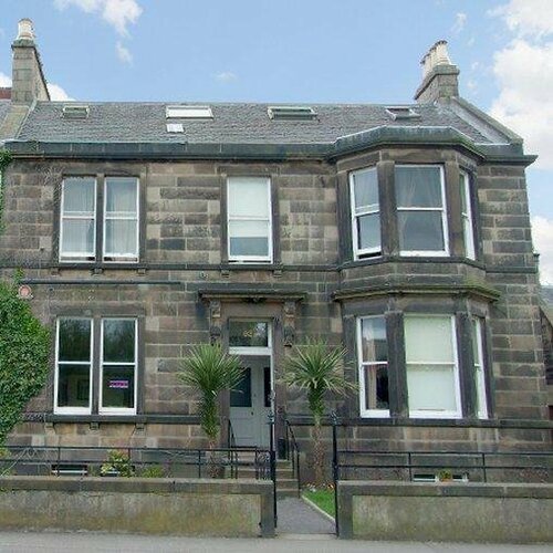 Edinburgh House Hotel, Забронировать Отель Бротон Эдинбург, рядом с Ritchie Collins Gallery
