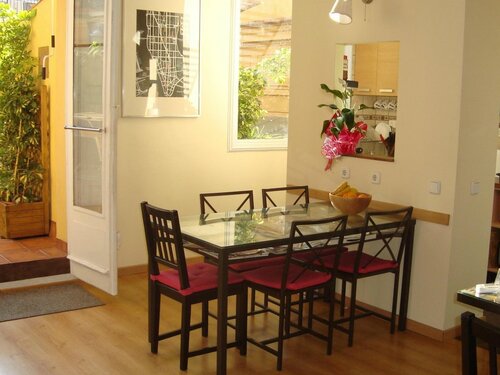 Barcelona Central Garden Hostal, Забронировать Отель Отели Барселоны с парковкой, Парковка