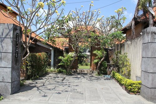 Villa Family, Book Villa Hotels in Badung with Parking, Parking
