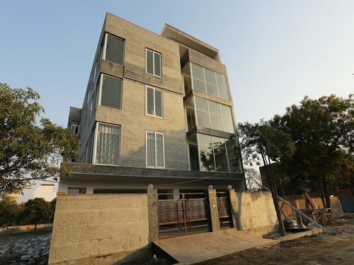 Capital O 22956 Hotel Grand Residency, Забронировать Отель Отели Грейтер-Нойда с парковкой, Парковка