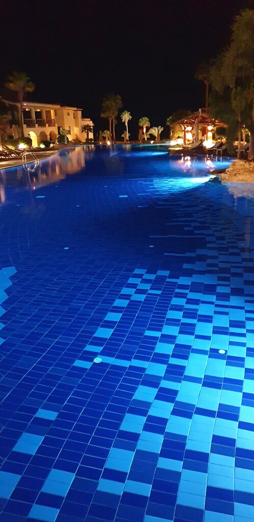 Columbia Beach Resort