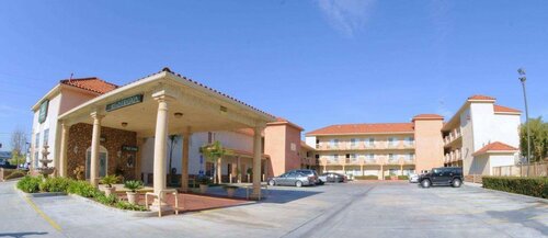 Mid City Inn Suites Pico Rivera , Los Angeles Area, Забронировать Отель Пико Ривера Большой Лос-Анджелес