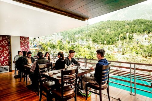 Hotel The Vaikunth, Забронировать Отель Отели Дхармсала с парковкой, Парковка