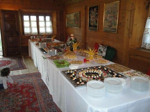 Hotel Edelhof, Забронировать Отель Тарвизио Tarvisiano Area, рядом с Бугельный подъёмник Кампо Скуола (нижняя станция)