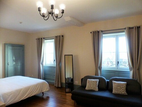 La Maison Verneuil   Lieu de Réception & Séjours de Groupe, Book Hotel Hoteller i Burgund med parkering, Parkering