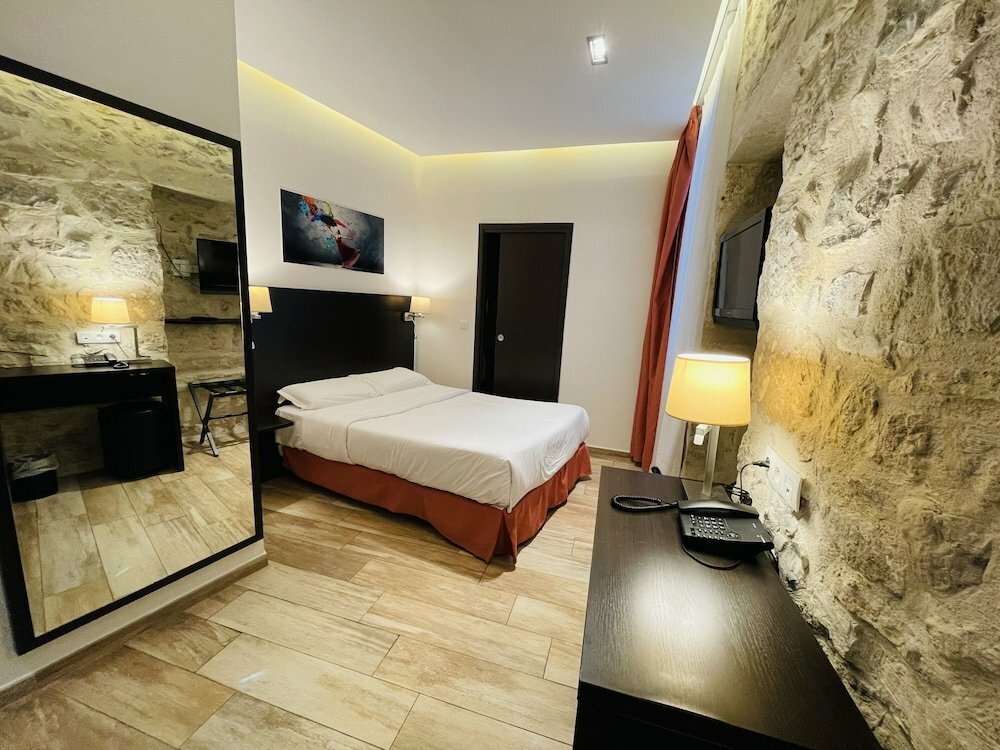 Central Hotel
