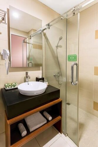Lynt Hotel by RedDoorz, Boek Hotel Jakarta Provincie Jakarta