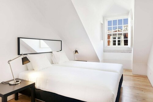 Hello Lisbon Cais do Sodre Apartments, Забронировать Апартаменты/квартира Лиссабон Эстремадура, рядом с Смотровая площадка Санта-Катарина