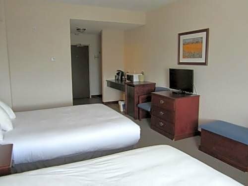 Royal Oak Inn and Suites & RV Park, Забронировать Отель Маккензи Northern British Columbia