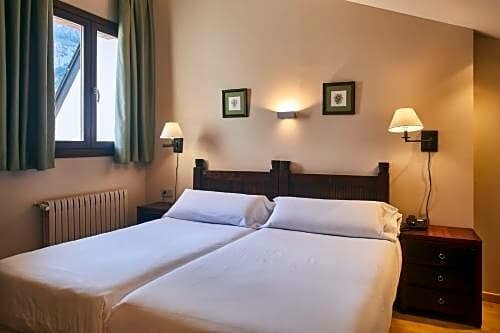 Silken Ordesa, Забронировать Отель Отели Sobrarbe 4 звезды, 4*