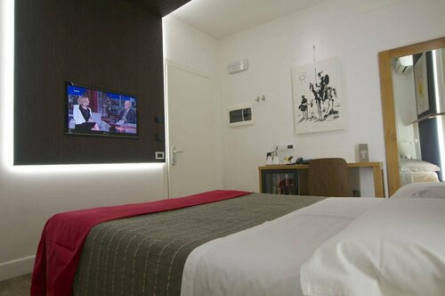 Alkimia Smart Rooms, Забронировать Отель «постель и завтрак» Феррара Эмилия-Романья, рядом с Пьяцца Ариостя