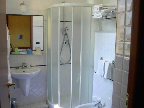 Hotel Nazionale, Забронировать Отель Отели Озера Больсена 3 звезды, 3*