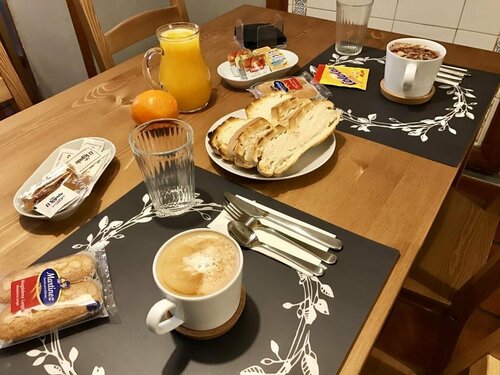 Hostal la Sierra, Book Hotel Hoteller i Castile and Leon med parkering, Parkering