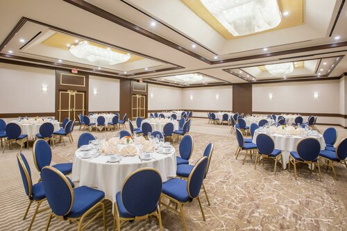 Crowne Plaza Hotel Los Angeles Harbor by IHG, Забронировать Отель Лос-Анджелес Большой Лос-Анджелес