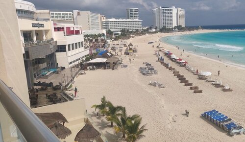 Paradise Beachfront & Nightlife Heart, Rezerwuj Hotel Hotele w Quintana Roo z basenem, Basen