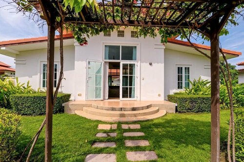 2 Bedroom Private Pool Bali Style Villa B98, Забронировать Отель Отели Прачуапкхирикхан с парковкой, Парковка