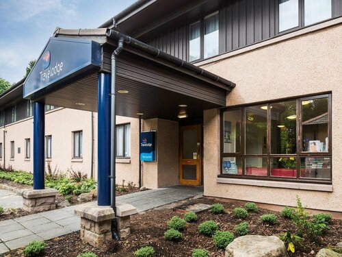 Travelodge Aberdeen Airport, Book Hotel Aberdeen 