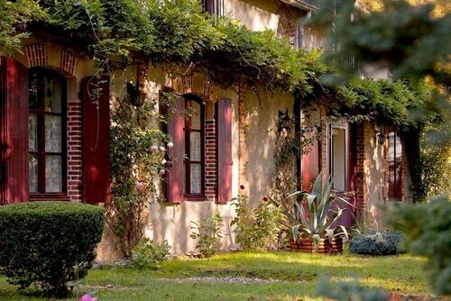 Hôtel - Restaurant Le Chalet Montégut - Moulins, Prenota Chalet Moulins Allier