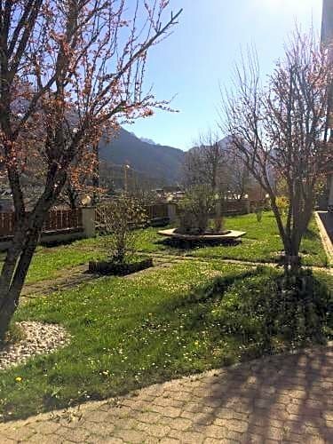 Hotel Capriolo, Забронировать Отель Отели Сан-Кандидо с питанием, рядом с Бугельный подъёмник Эршбаум (нижняя станция), Пансион