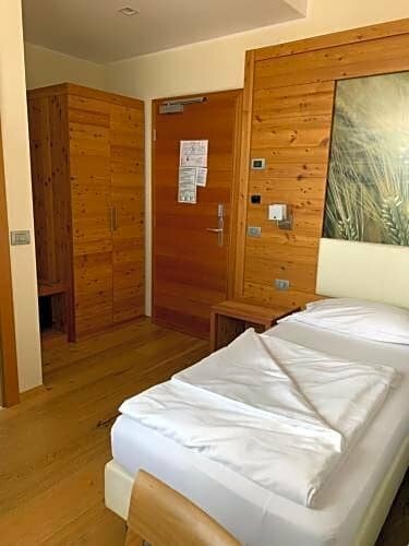 Albergo Tuenno, Забронировать Отель Отели Туенно с парковкой, Парковка