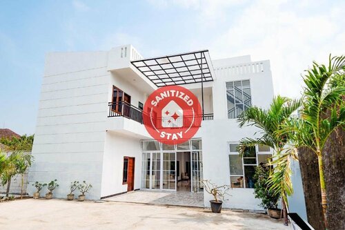 OYO 1611 Four D'home, Réserver Hôtel Karanganyar Central Java