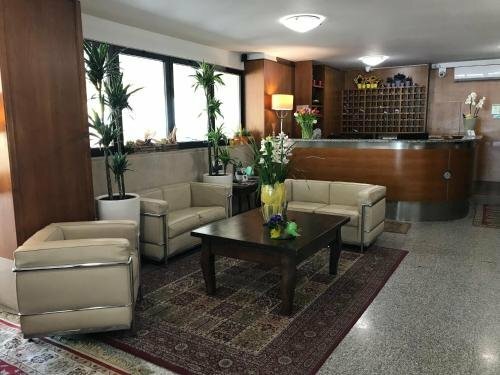 Residence Viale Venezia, Забронировать Отель Отели Венето с парковкой, Парковка