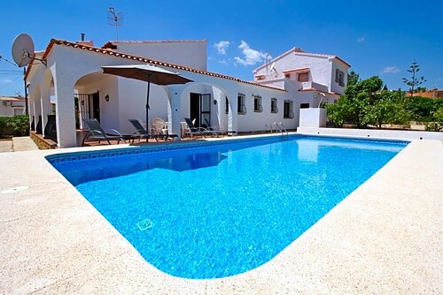 Abahana Villas Basetes