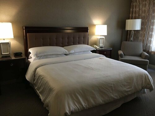 Sheraton Ontario Airport Hotel, Забронировать Отель Онтарио штат Калифорния