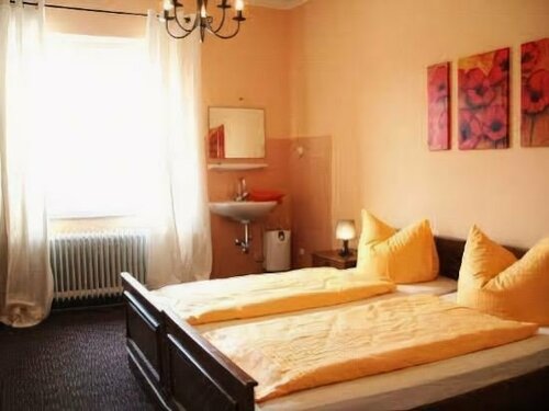 Apart-Hotel Rheinischer Hof Dormagen, Забронировать Отель Дормаген Северный Рейн-Вестфалия