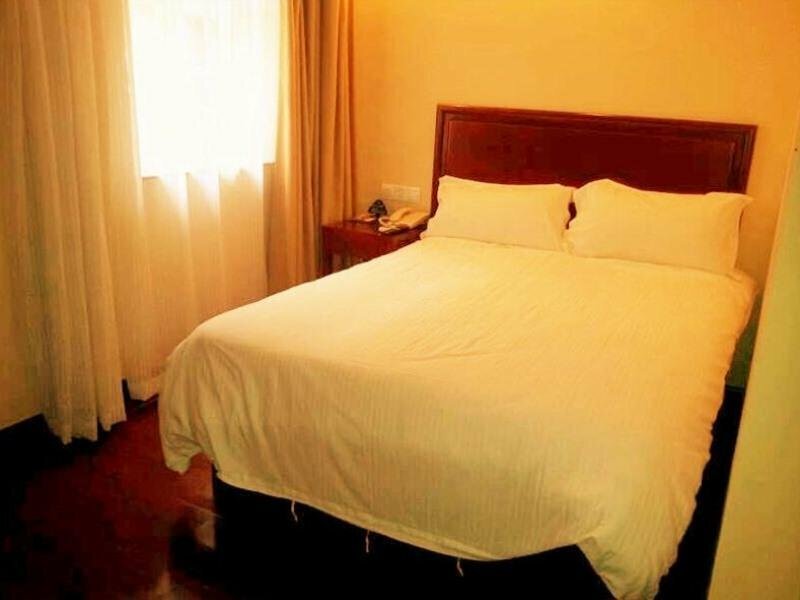 GreenTree Inn ShanDong QingDao Railway Station East Square PiChaiYuan Express Hotel