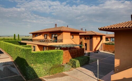 Torremirona Aparthotel Vila Birdie, Забронировать Апарт-отель Навата Alt Empordà