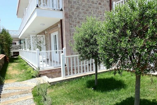 ‪Cunda Pur Beyaz Otel‬, Забронировать Отель Отели Айвалык с бассейном, Бассейн