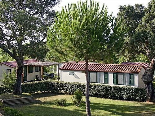 Camping Village Baia Azzurra Club, Book Campingplads SPA-hoteller i Maremma Coast, SPA