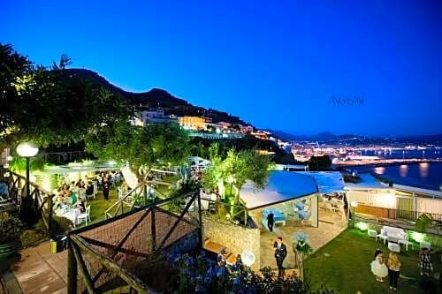 Hotel Bristol, Buchen Sie Hotel Hotels mit Pool in Salerno, Schwimmbad